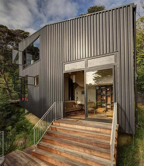 modern tiny metal houses